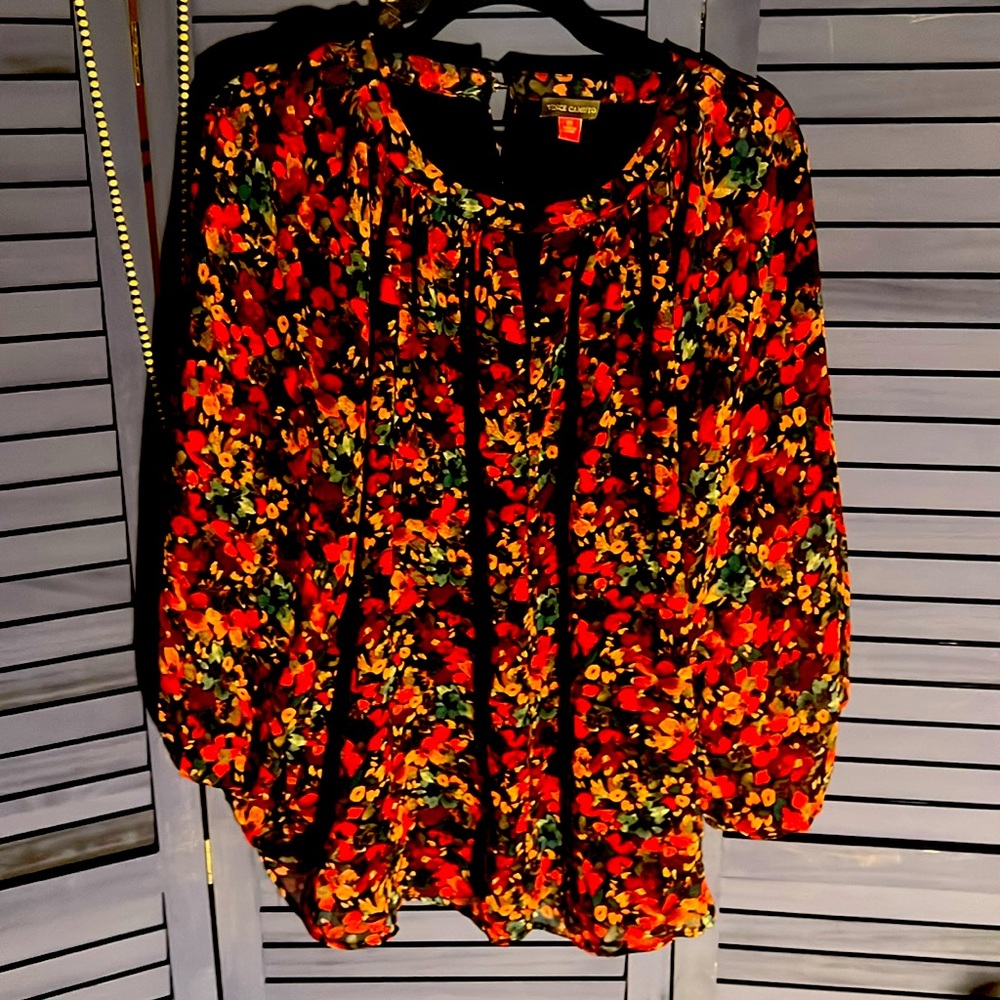 Vince Camuto red blouse floral sz 2x